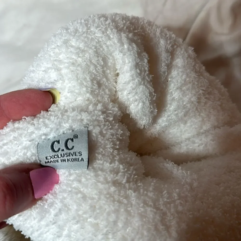C.C. Winter Sherpa Fleeced Lined Chunky Knit Stretch Pom Pom Hat.